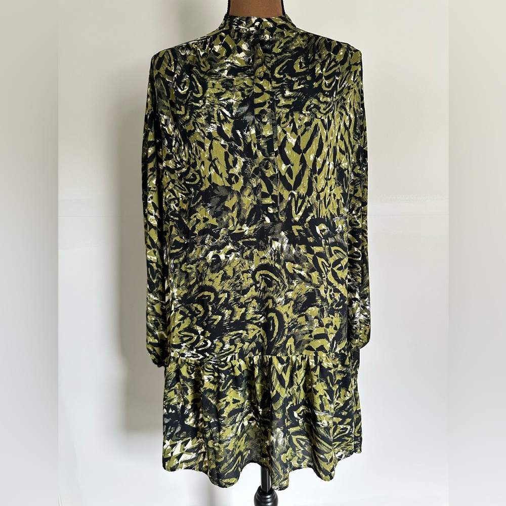 Long sleeve dress with functioning chest buttons size 8